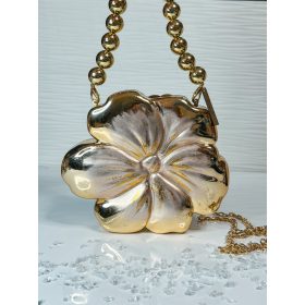 Virág formájú táska