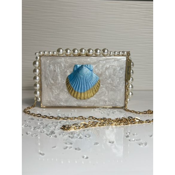 "Arany-világoskék epoxi gyanta fedésű, kagyló és gyöngy díszítésű elegáns női clutch táska"#