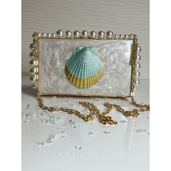"Arany-mentazöld epoxi gyanta fedésű, kagyló és gyöngy díszítésű elegáns női clutch táska"#